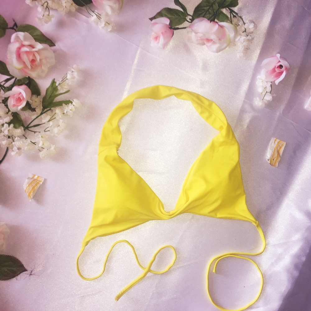 🔥Sale sale sale Yellow Bikini Top Sze Large